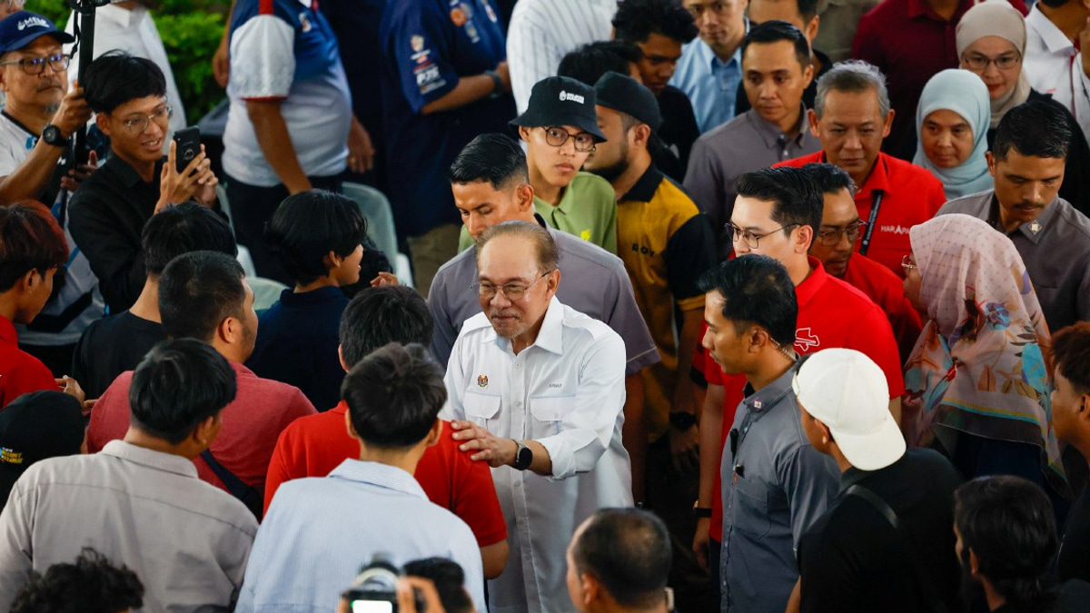 Anwar urges Pakatan to prioritise grassroots effort over polling data in Negri Sembilan race