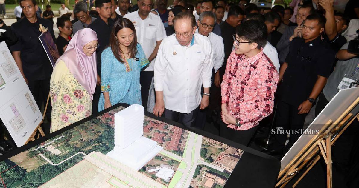 PM Anwar Defends Urban Poor Rights Record, Points to Bukit Kiara Project as Proof