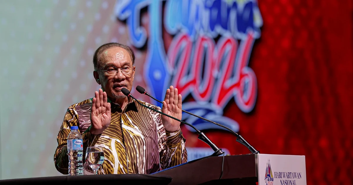 Anwar Backs Nallini's Appointment as Media Council Chief to Restore Public Confidence