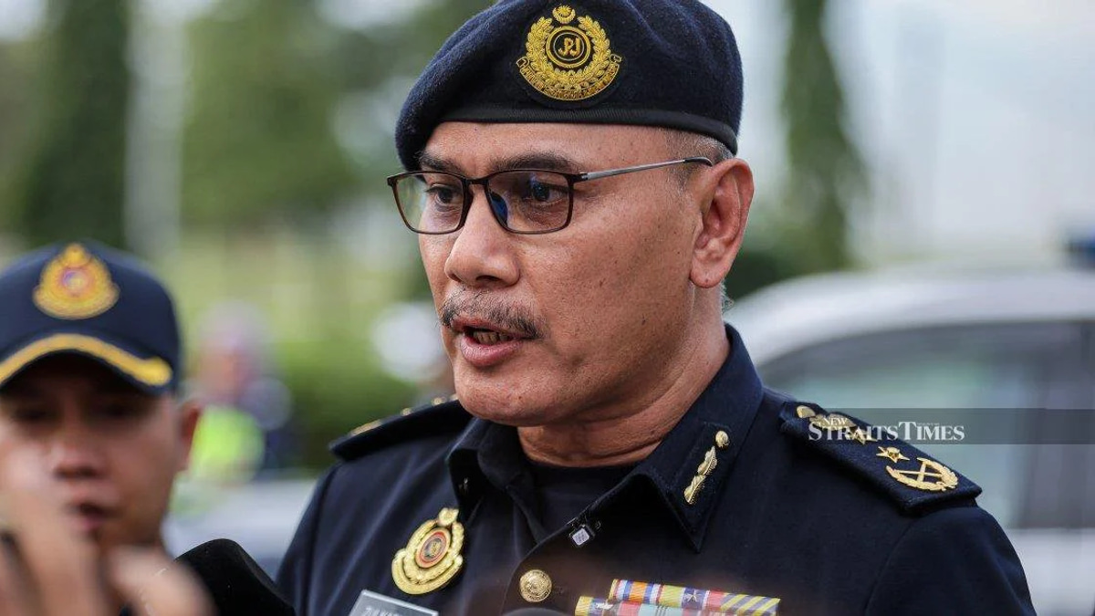 Johor RTD Cracks Down on Helmetless Campaign Riders, Issues Investigation Notices