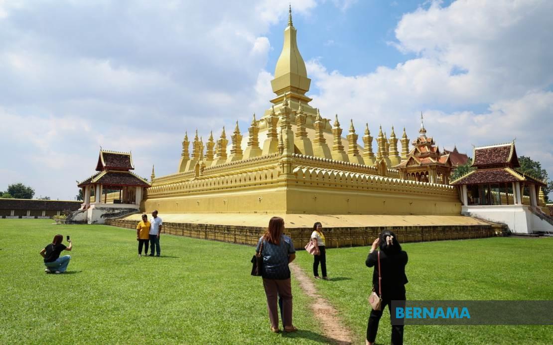 Southeast Asian Economies Navigate August Challenges: From Gold Smuggling to Flood Threats
