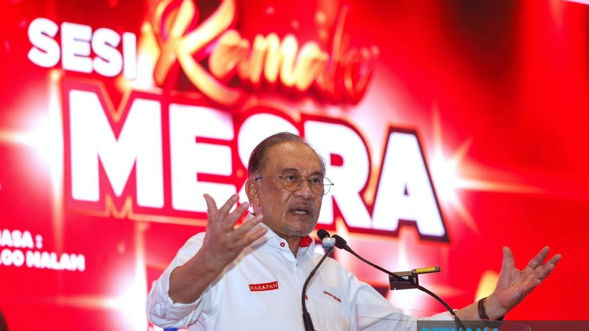 PM Anwar Warns Against Race-Based Politics, Defends Inclusive Governance