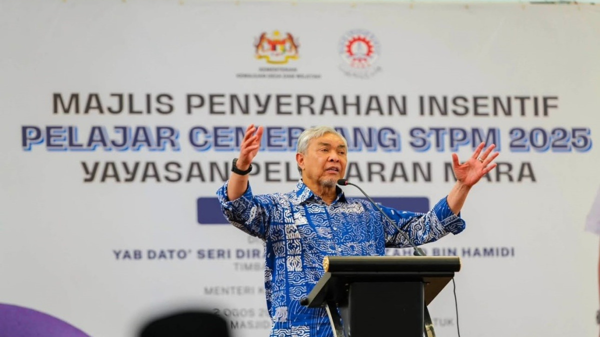 YPM Recognises 38 Top STPM Performers from Bagan Datuk Schools