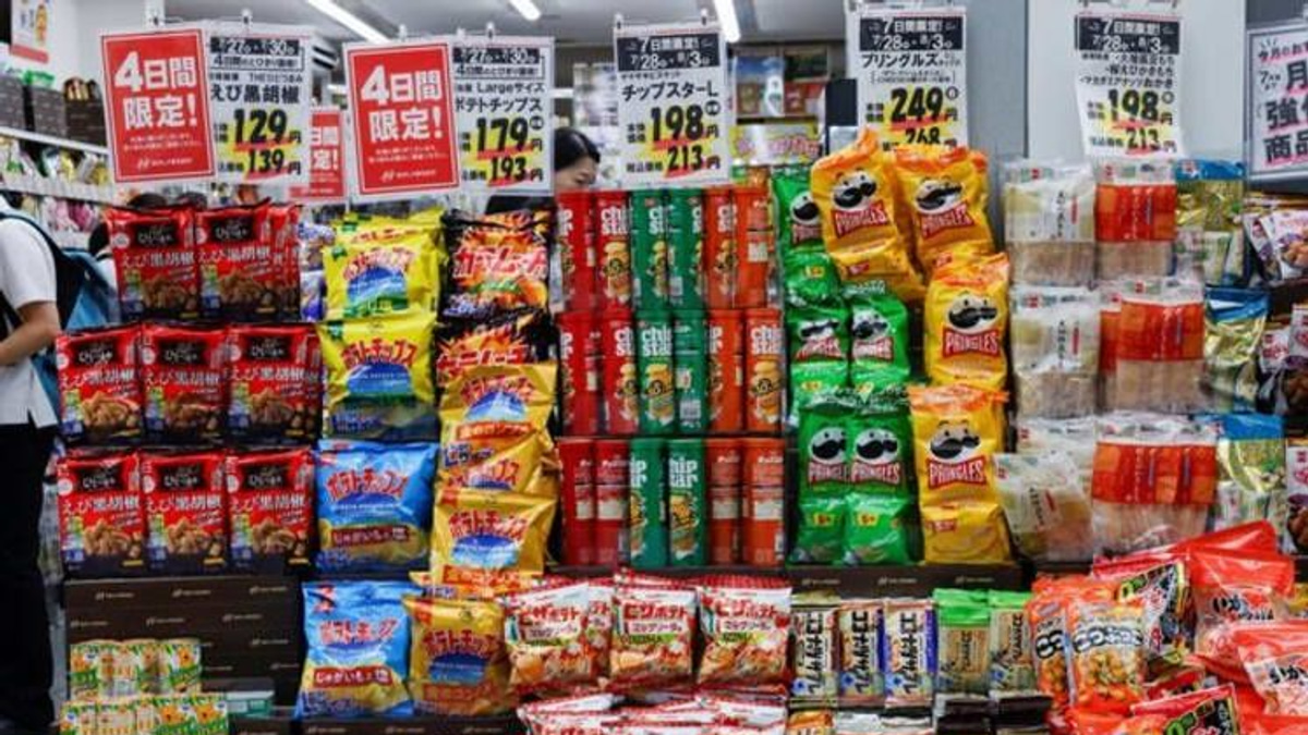Japan Cuts Food Sales Tax to 1% in Bid to Ease Inflation Pressures