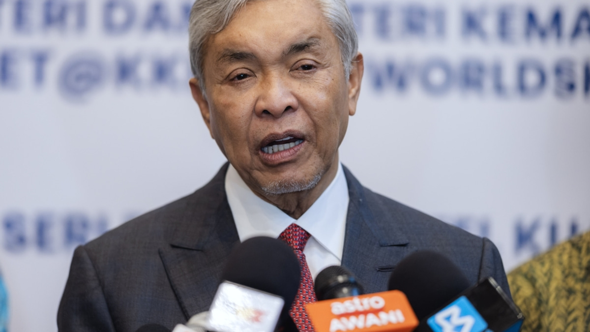 Zahid Pledges Fully Sponsored Umrah for WorldSkills Gold Winners from TVET Programmes