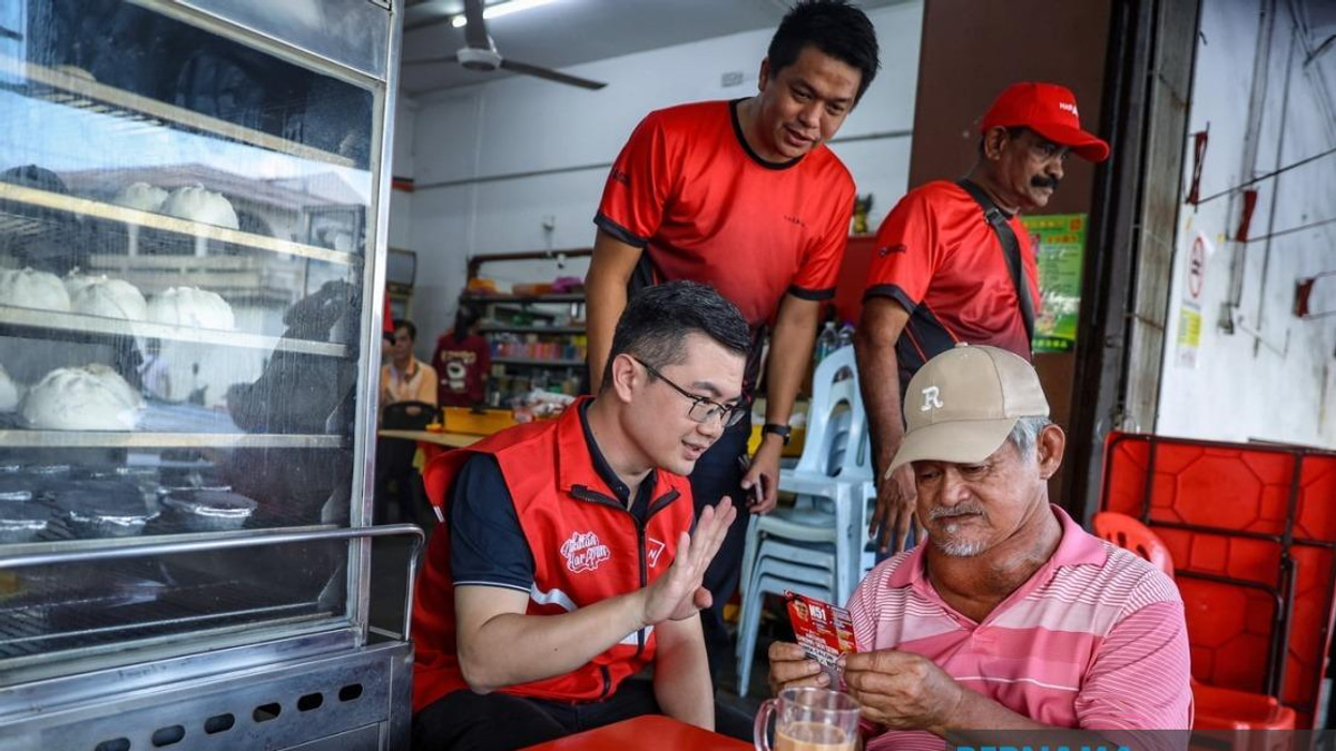 Chiong Banks on Community Service Record to Retain Bukit Batu in Johor Election