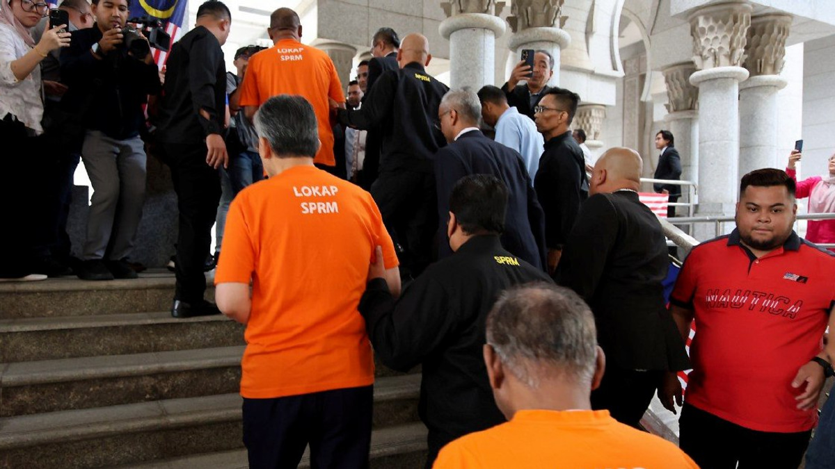Two Senior Government Officials Due in Court for Remand Hearing