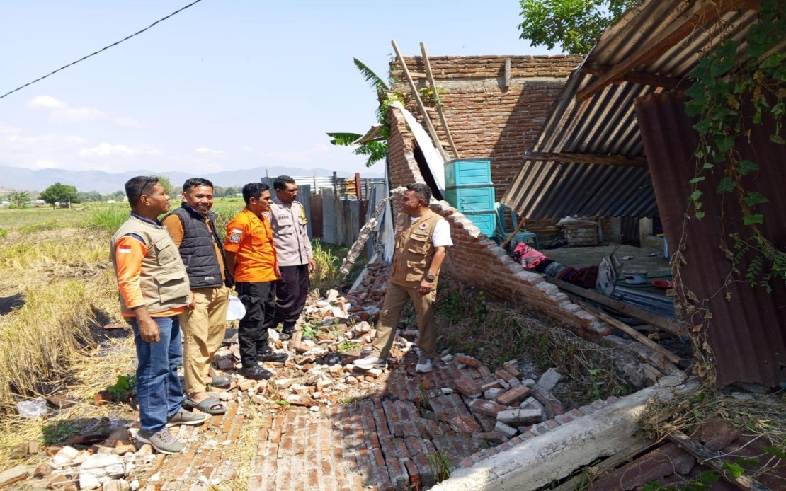 Flores Earthquake: 2,000 Residents Evacuated as Aftershocks Continue Across Indonesian Province