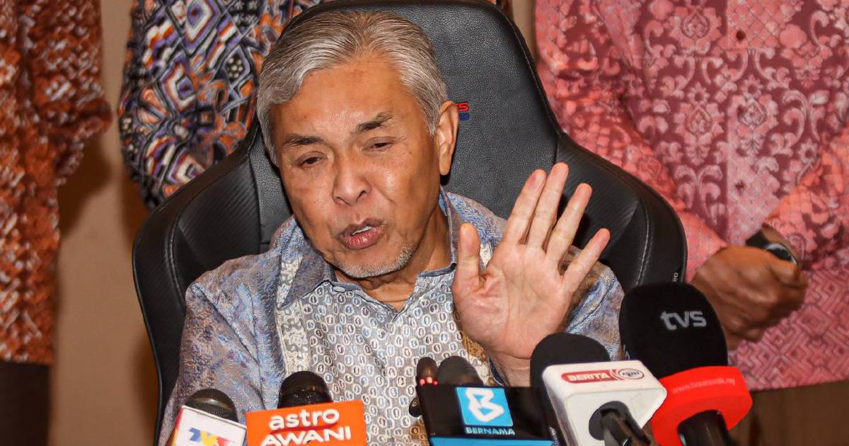 Zahid Reaffirms BN Loyalty to Unity Government, Denies Toppling Speculation
