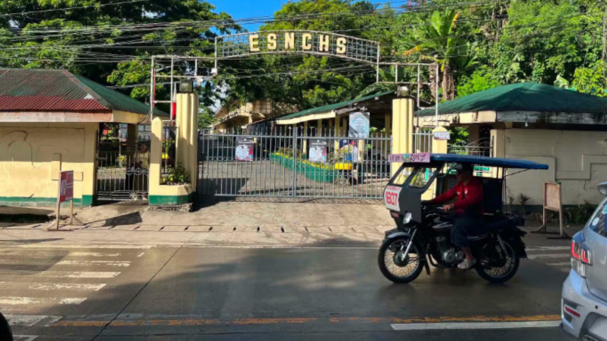 Philippine High School Hit by Bomb and Gun Threats, Classes Suspended