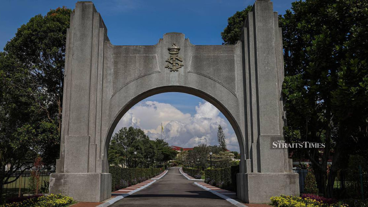 Johor's New Menteri Besar Poised for Swearing-In Ceremony Today Following BN's Commanding Election Victory