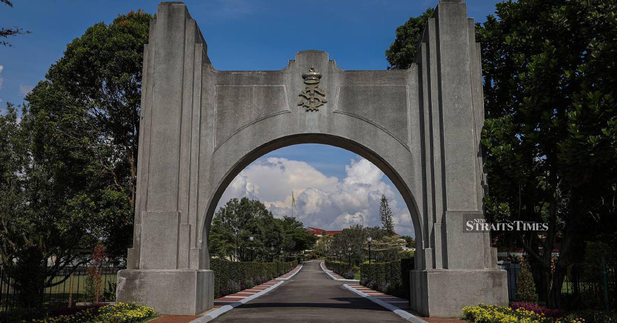 Johor's New Menteri Besar Poised for Swearing-In Ceremony Today Following BN's Commanding Election Victory