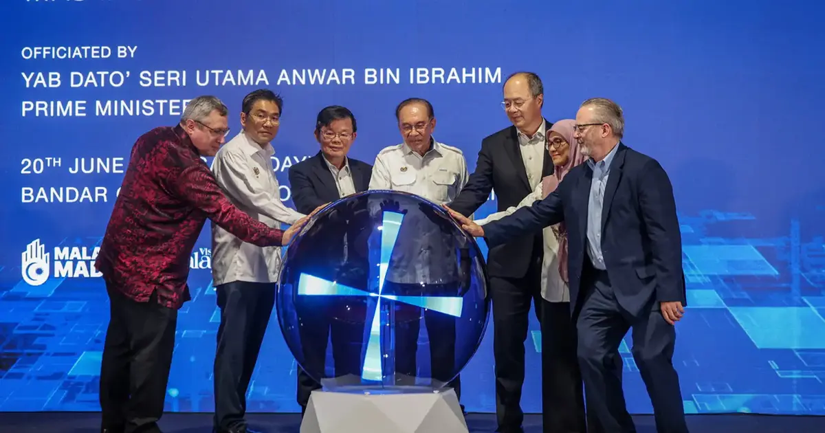 Anwar Appoints Semiconductor Adviser to Bridge Industry-University Gap