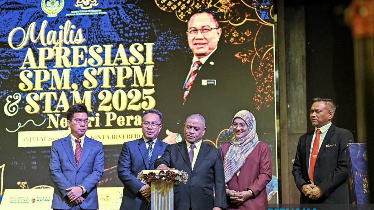Perak's Menteri Besar Scholarship Eases Student Finances, Drives Academic Excellence
