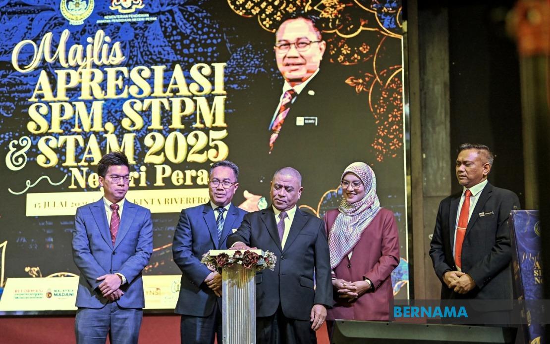 Perak's Menteri Besar Scholarship Eases Student Finances, Drives Academic Excellence