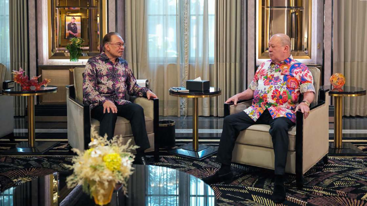 King meets PM Anwar as Malaysia prepares for 69th National Day