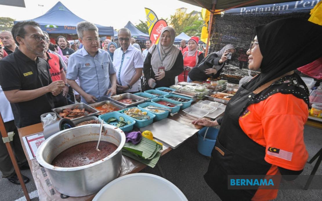 Government Channels RM9.8 Billion Into Microfinance Push for Small Traders