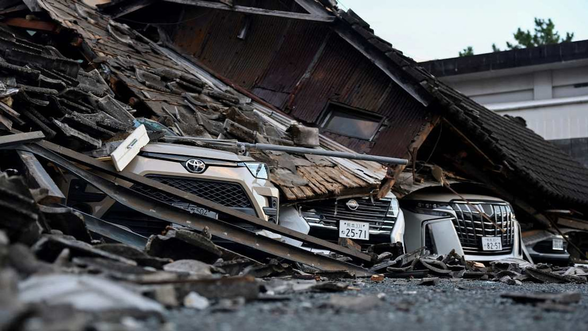 Japanese Retailer Admits Ordering Evacuated Staff Back Into Mall Before Fatal Explosion