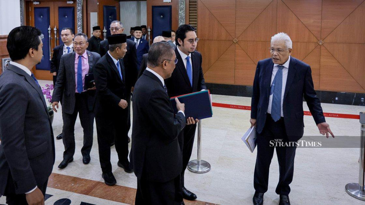 When Parliament Becomes a Stage: The Double Standards of Walkouts in Malaysian Politics