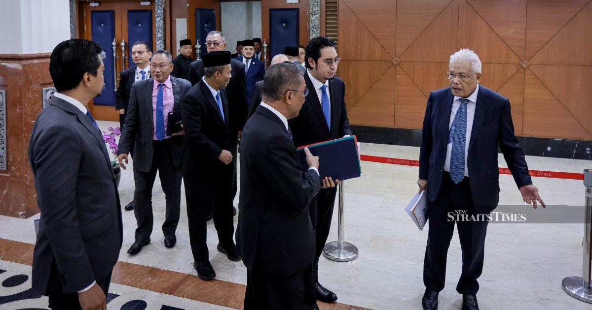 When Parliament Becomes a Stage: The Double Standards of Walkouts in Malaysian Politics