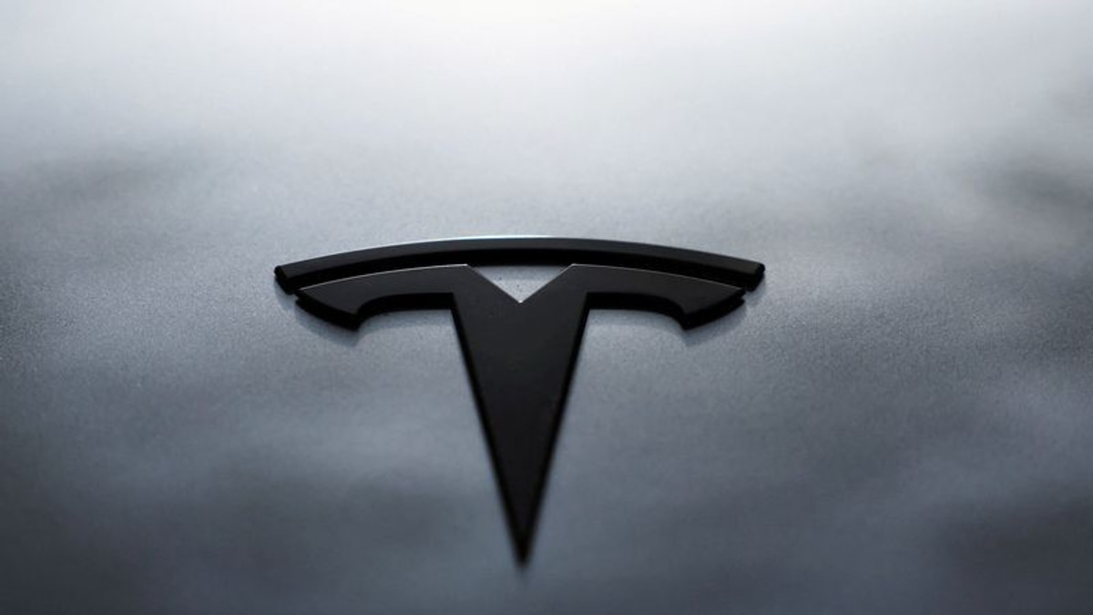 US Regulators Reject Tesla's Bid to Sidestep Headlight Recall on 20,000 Vehicles