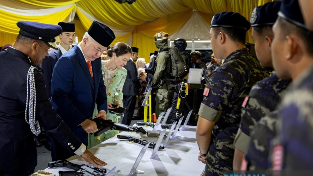 Sultan Nazrin Shah Opens New RM206 Million Commando Base in Perak