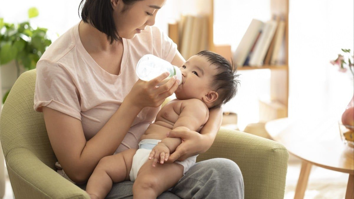 Chinese Infant Critically Ill After Parents Mix Baby Formula With Vegetable Juice