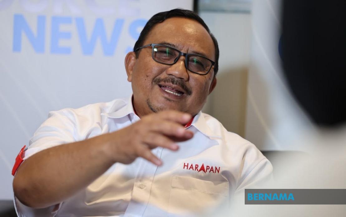 Onn Abu Bakar Pushes Wireless Broadband Plan to Bridge Digital Divide in Senggarang