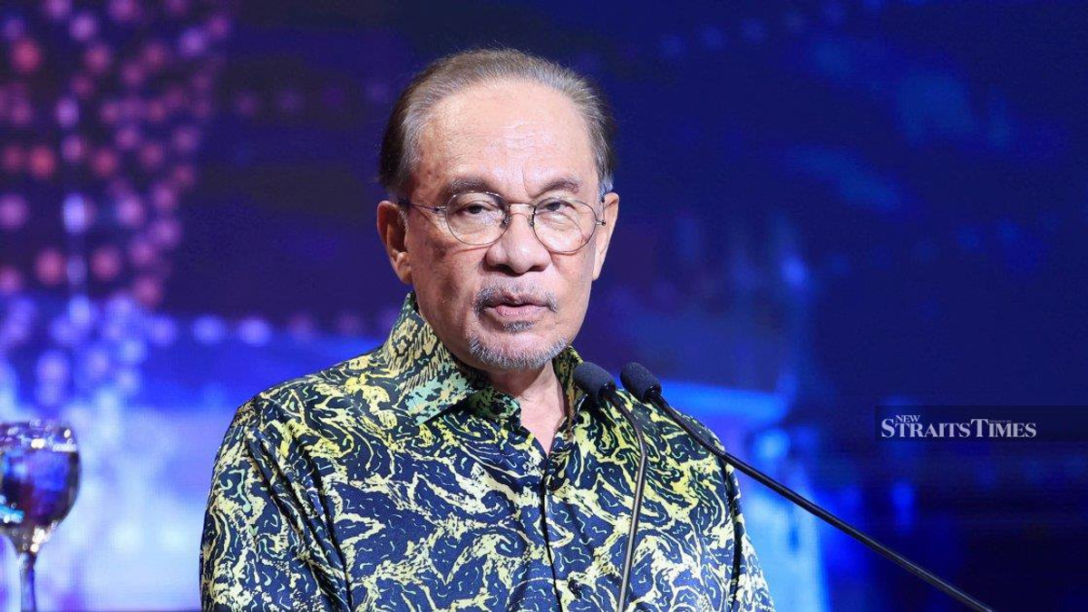 Anwar's diplomatic strategies have safeguarded Malaysia's interests globally, Transport Minister says