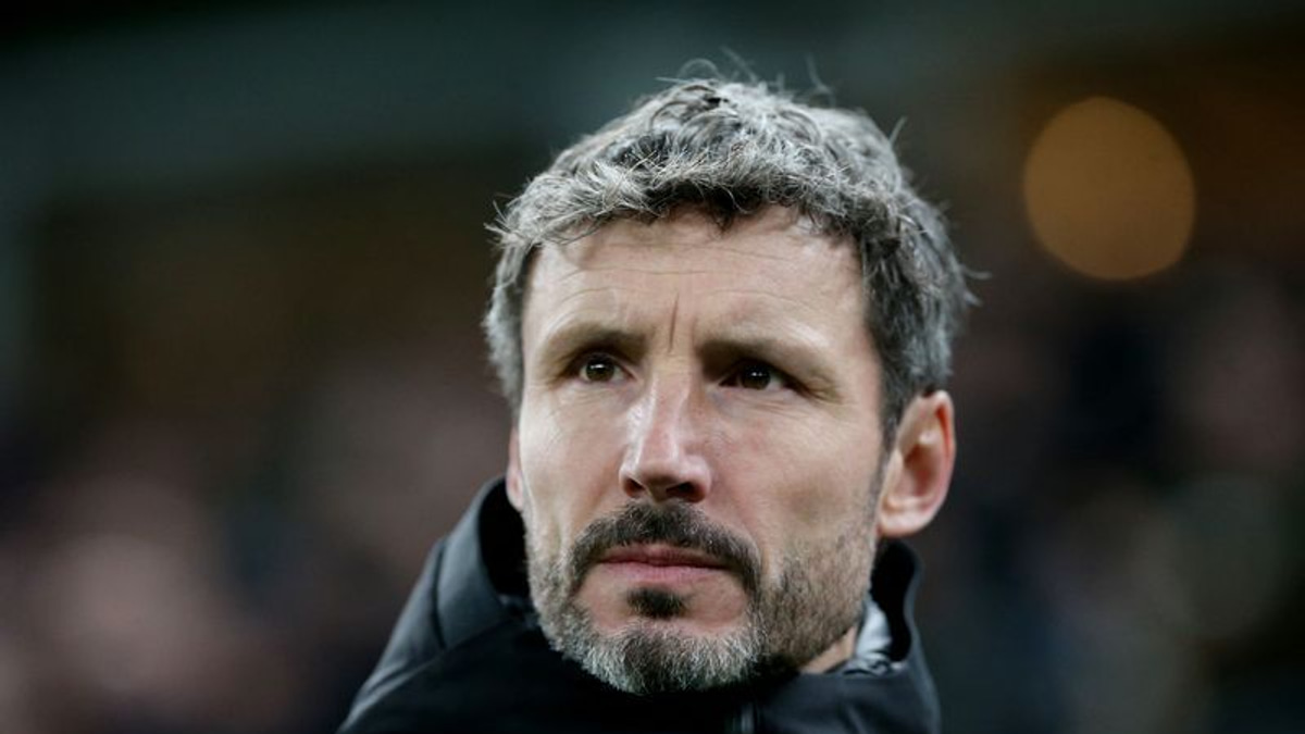 Van Bommel Takes Belgium Job Without Second Thoughts on Netherlands Opportunity