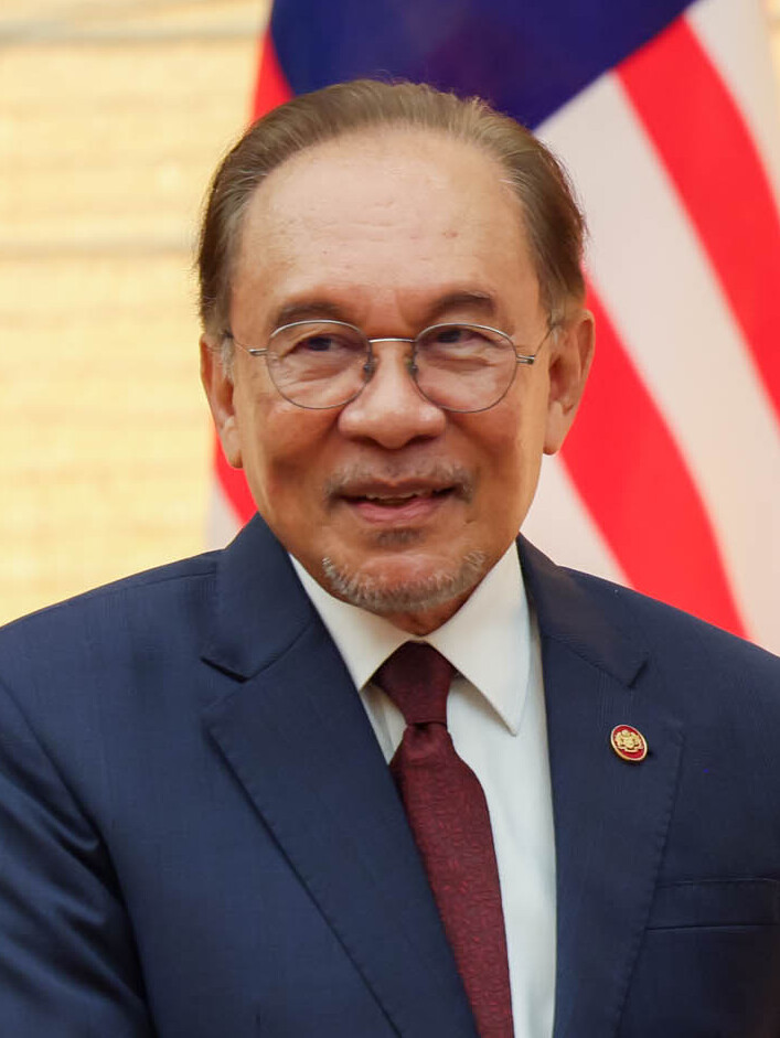 Today's Defining Story: Anwar Ibrahim Leads PH Johor PRN Ke-16 Candidate Announcement at 8pm