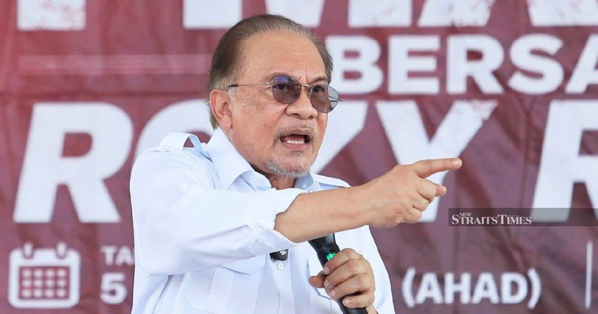 Anwar to Meet Felda Management Over Pressing Settler Concerns