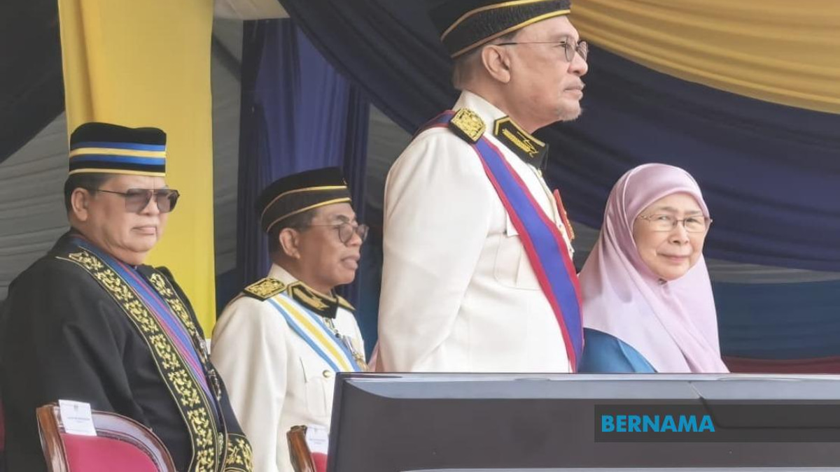 PM Anwar Calls On Malaysians To Honour Security Forces' Sacrifice During National Warriors' Day