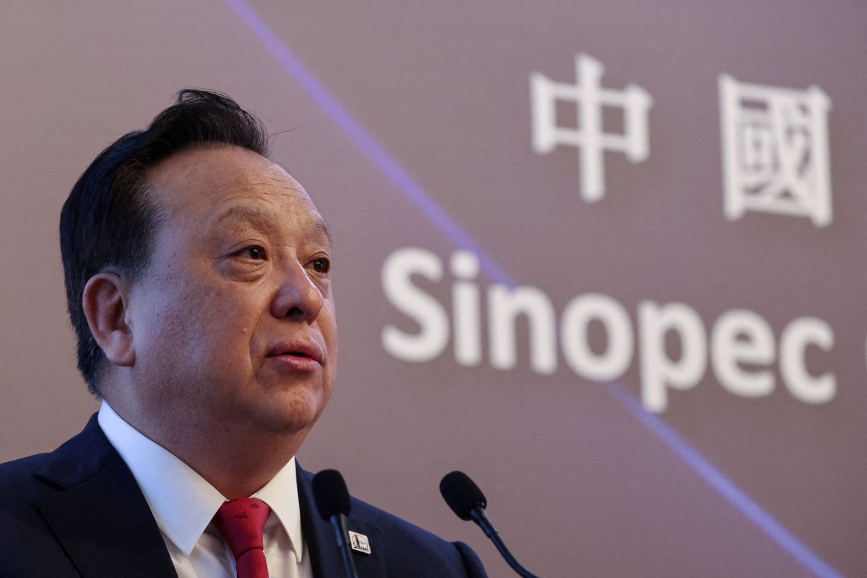 Sinopec's New Boss Launches Sweeping Overhaul as World's Biggest Refiner Faces Energy Transition