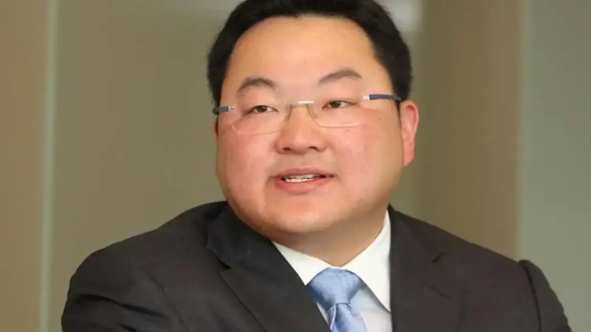 Malaysia Will Pursue Jho Low Regardless of Trump Pardon, Anwar Insists