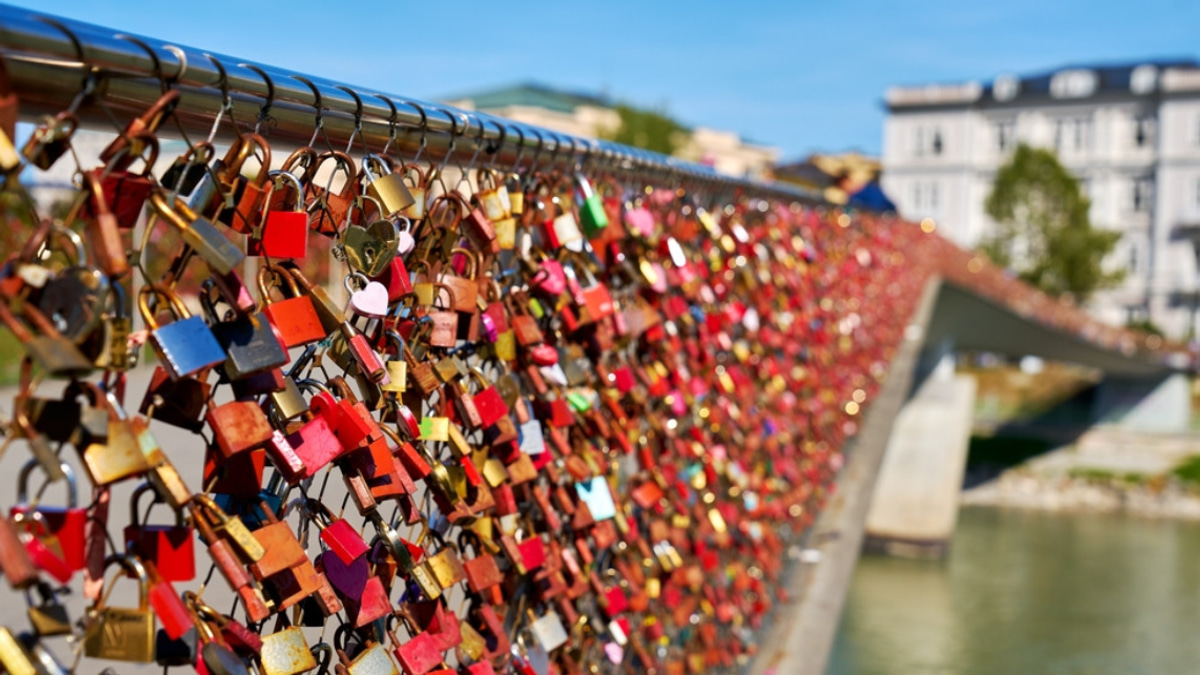 Jakarta's Love Lock Bridge Plan Ignites Debate Over City Priorities and Infrastructure Spending