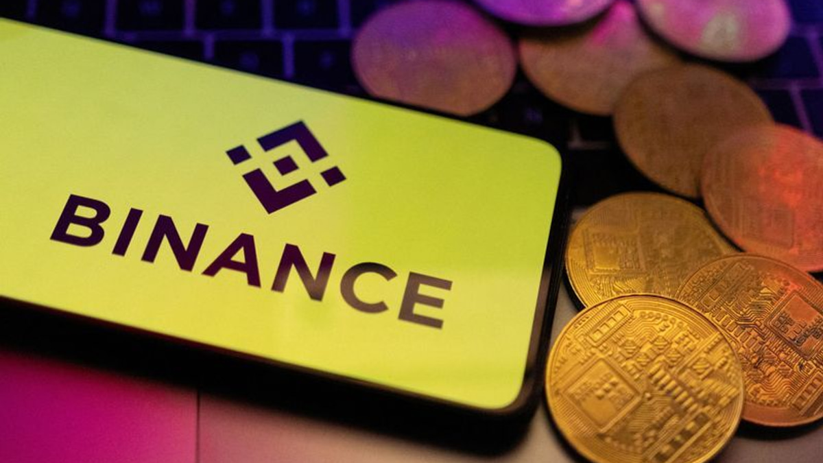 Two Binance Staff Held at UAE Airports in Financial Crime Inquiry