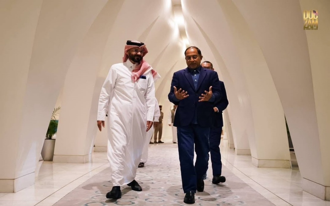 Malaysia's Higher Education Minister Zambry Pays Respects To Late Amir Of Qatar