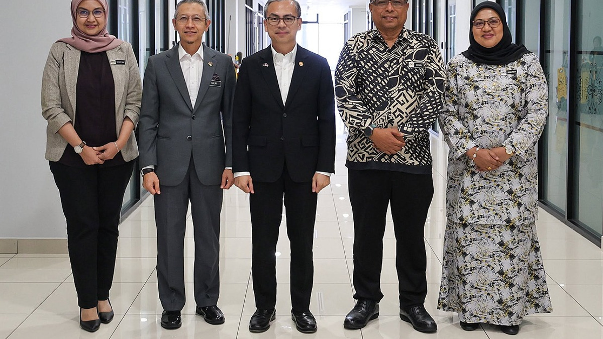 Fahmi Congratulates New JaPen Leadership as Erwin Khairul Ahmad Takes Helm