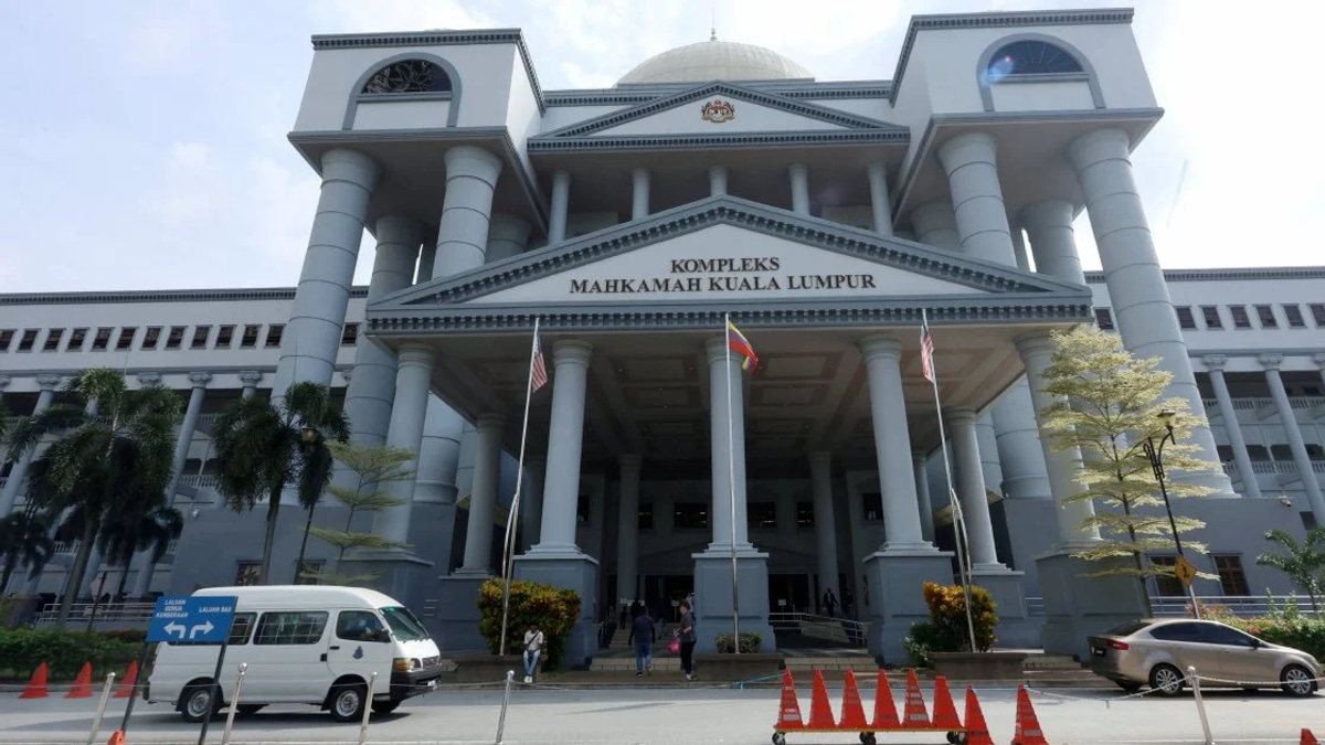 Statutory Body CEO Charged With Soliciting Over RM1 Million in Sports Facility Bribes