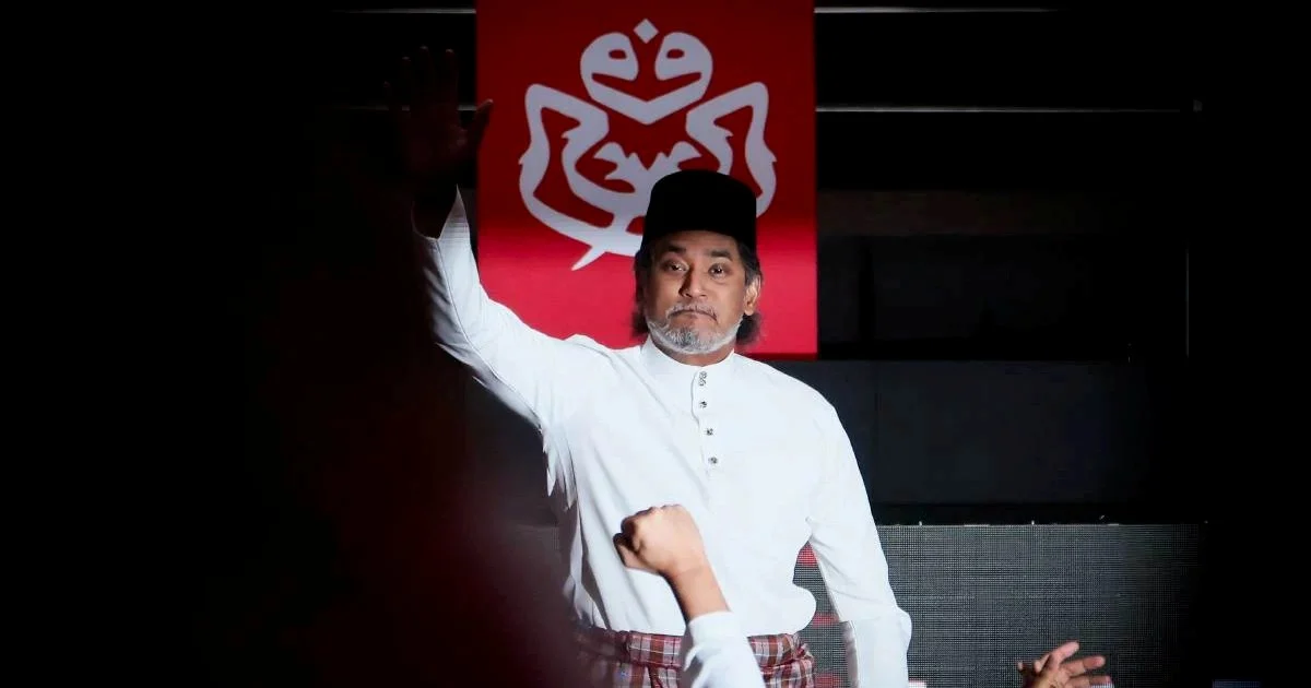Khairy Jamaluddin Defers Decision on Negri Sembilan Candidacy to Umno Leadership