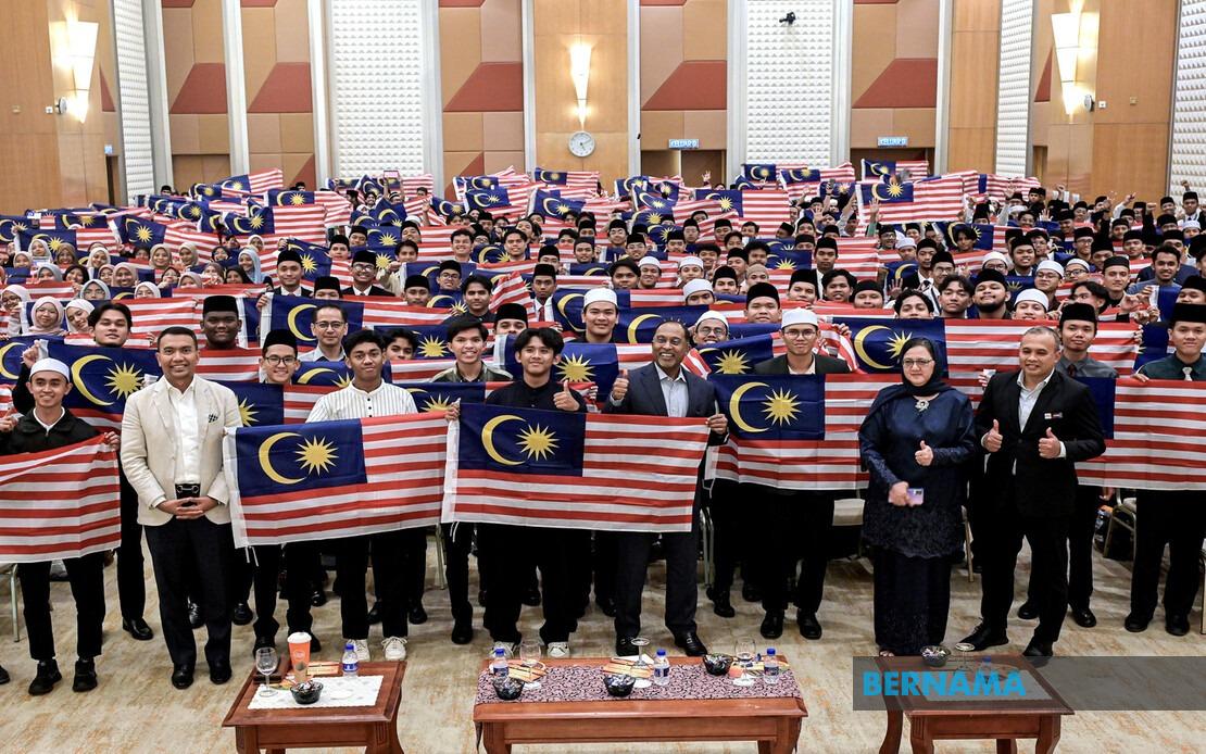 Malaysia's Higher Education Ministry Steps Up Monitoring of Students in West Asia Amid Regional Tensions