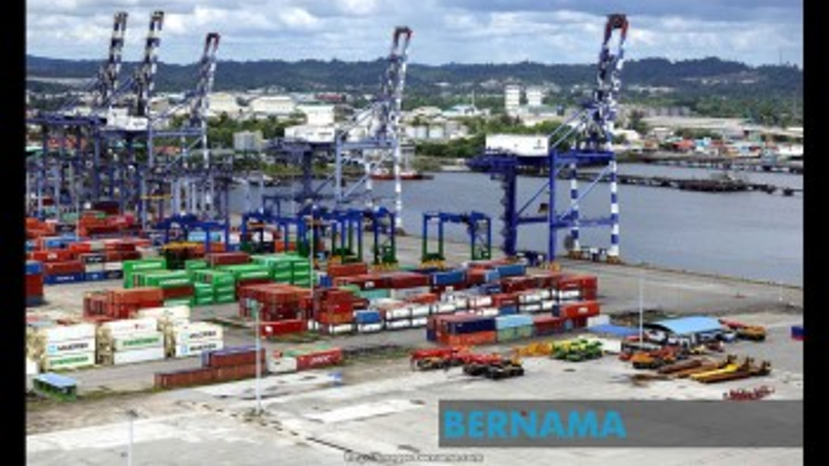 Malaysia's Export Growth Forecast Surges to 26.2% as Electronics and Commodities Lead Recovery