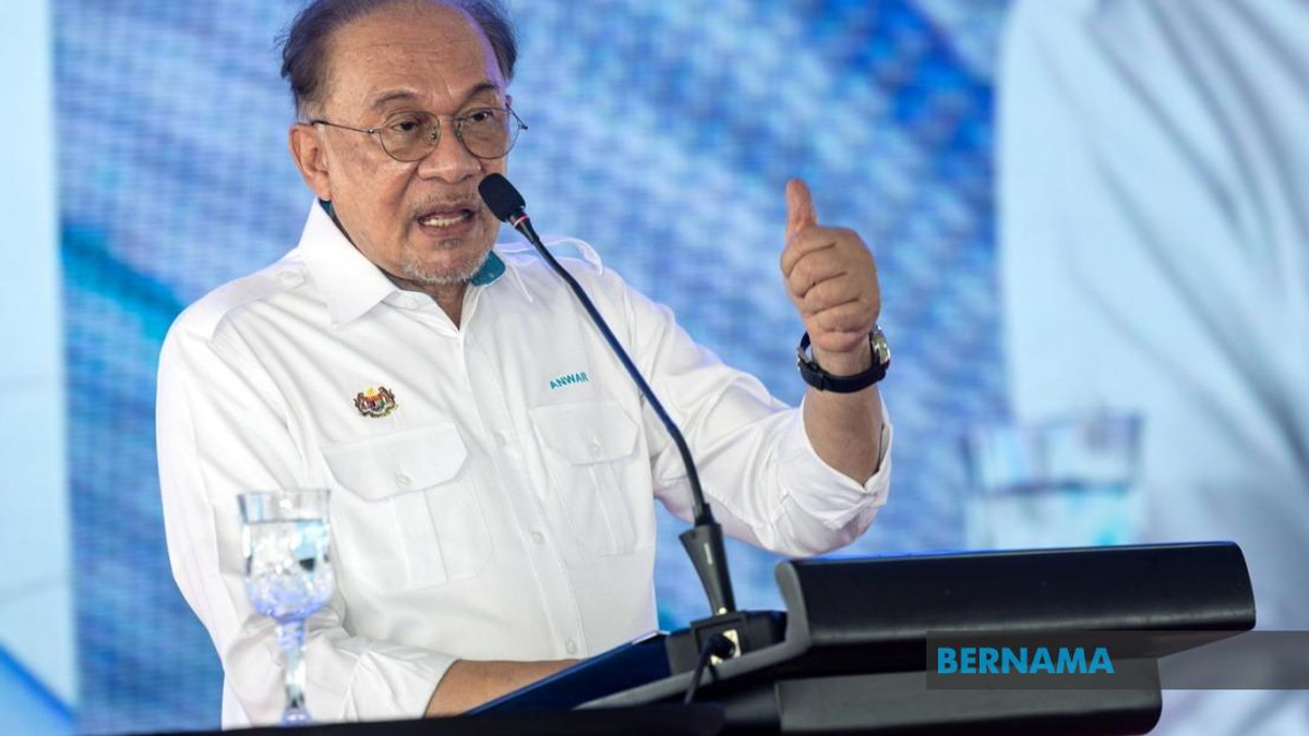 Malaysia Secures Two-Decade Energy Supply Deals With Russia and Turkmenistan, PM Anwar Says