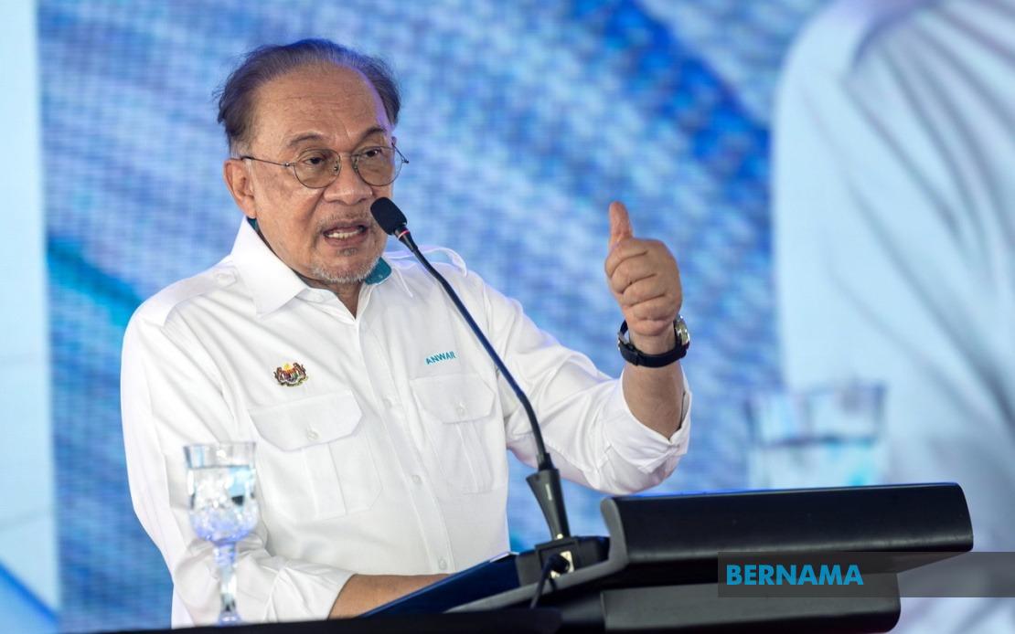 Malaysia Secures Two-Decade Energy Supply Deals With Russia and Turkmenistan, PM Anwar Says