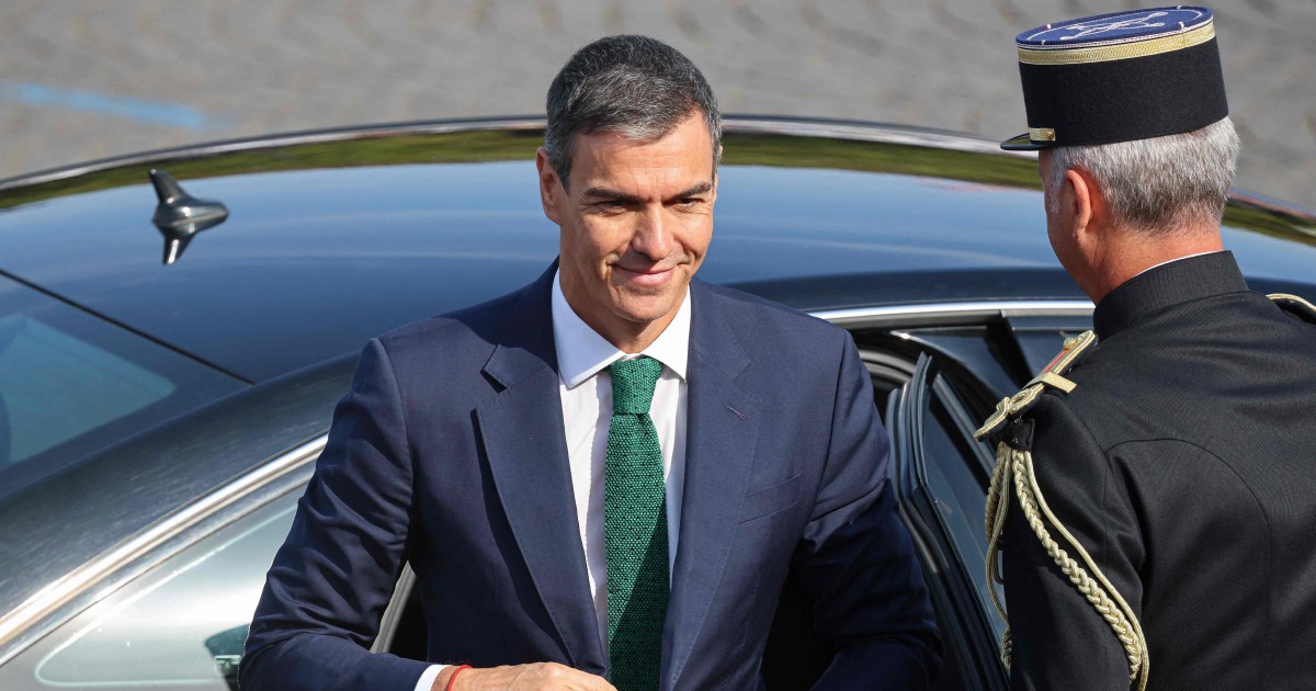 Spain's PM hails united national team heading into World Cup final showdown