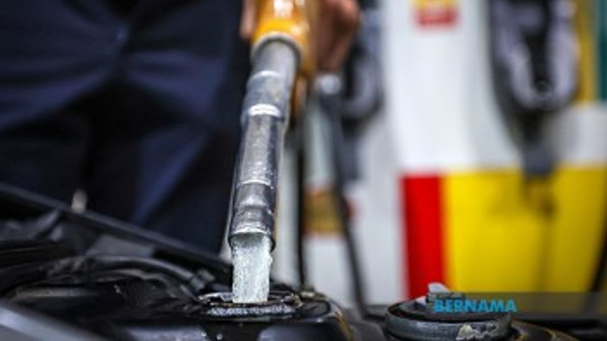 Malaysia's Fuel Subsidies Could Hit RM3.5 Billion Monthly If Oil Prices Hold at US$90