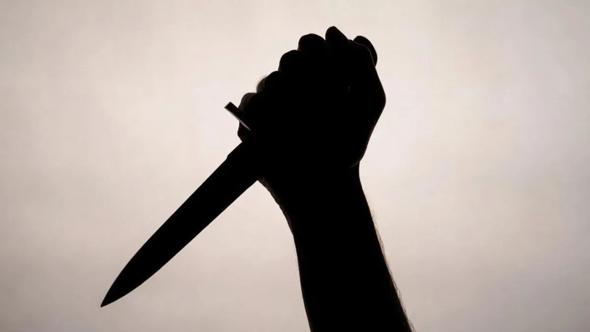 19-year-old woman stabbed in broad daylight at Indian market; suspect at large