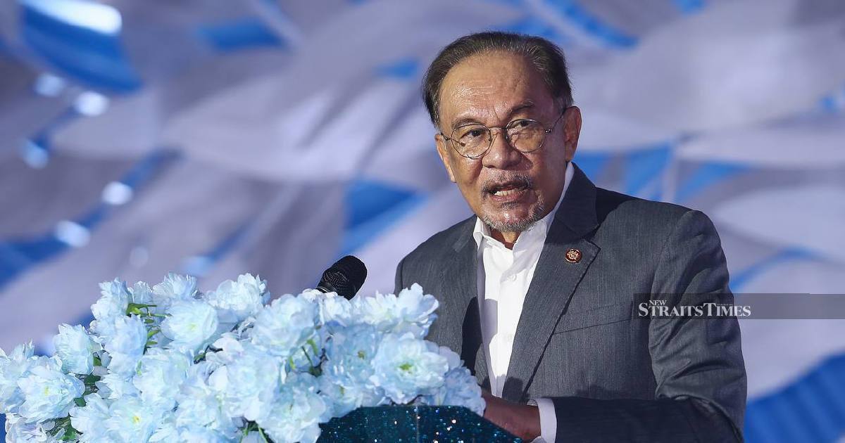 Anwar Vows to Expel Israelis Linked to Network School in Forest City