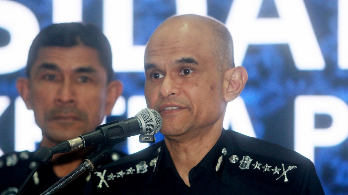 Police Uncover Elaborate Scam Ring Posing as Foreign Officers; 40 Arrested in Selangor